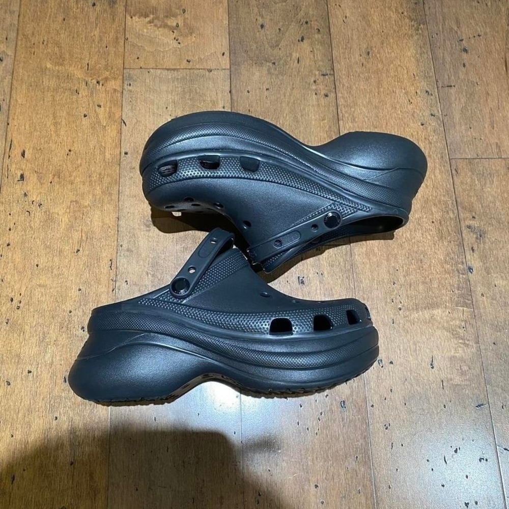 Black Crocs Clogs Women's size 9